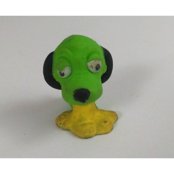 The Ugglys Pet Shop Series 1 Stickiest Green Barfing Beagle Ultra Rare - Picture 1 of 6